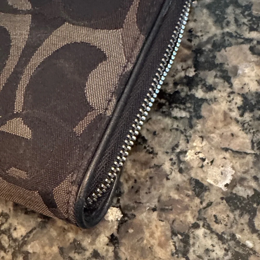 Coach Black and Gray Signature canvas and leather zip around Wallet EUC